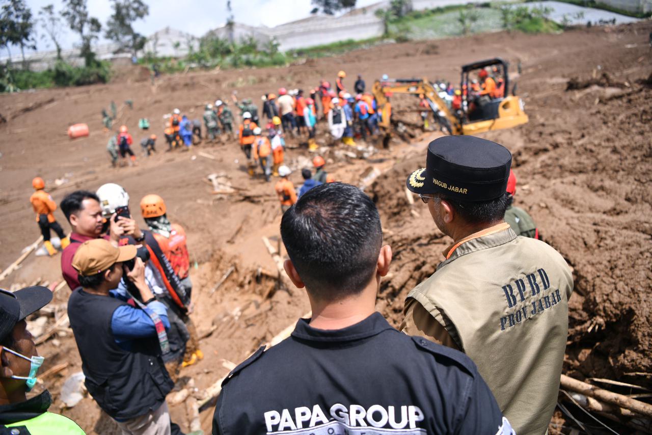 Pencarian Korban Longsor Cisarua Bandung Barat, 53 Kantong Jenazah Telah Dievakuasi